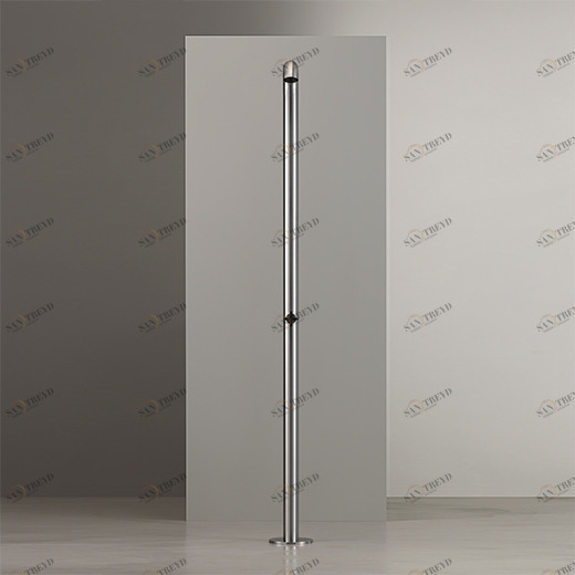 Свободно стоящий душ на открытом воздухе в AISI 316L из нержавеющей стали. Выход диск с дождевой струей в Delrin® черных матовый, контролируется прогрессивным смесителем сбора креста в черном алмазе матовой  BLD02 CEADESIGN 