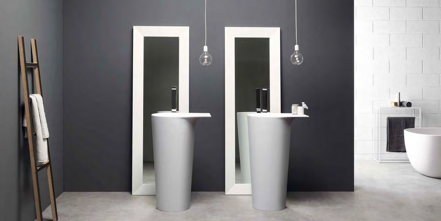 Toscoquattro Вешалка-лестница для полотенец напольная COMPLEMENTI черная 40D25N - Вид №1