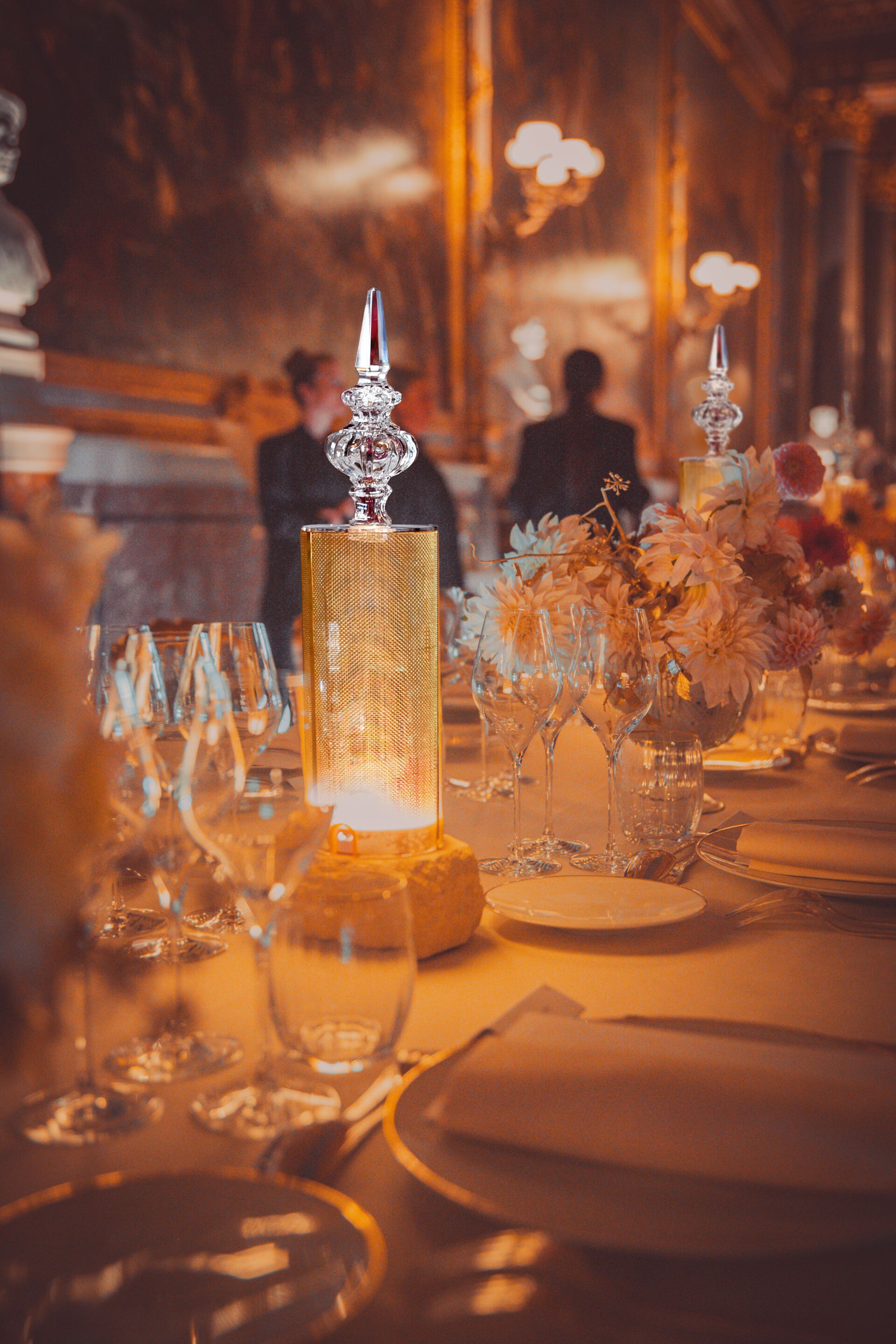 Хрустальная настольная лампа с беспроводной зарядкой Beau & Bien ÉCLAIR DE LUNE ARCH-00111017 - Вид №3