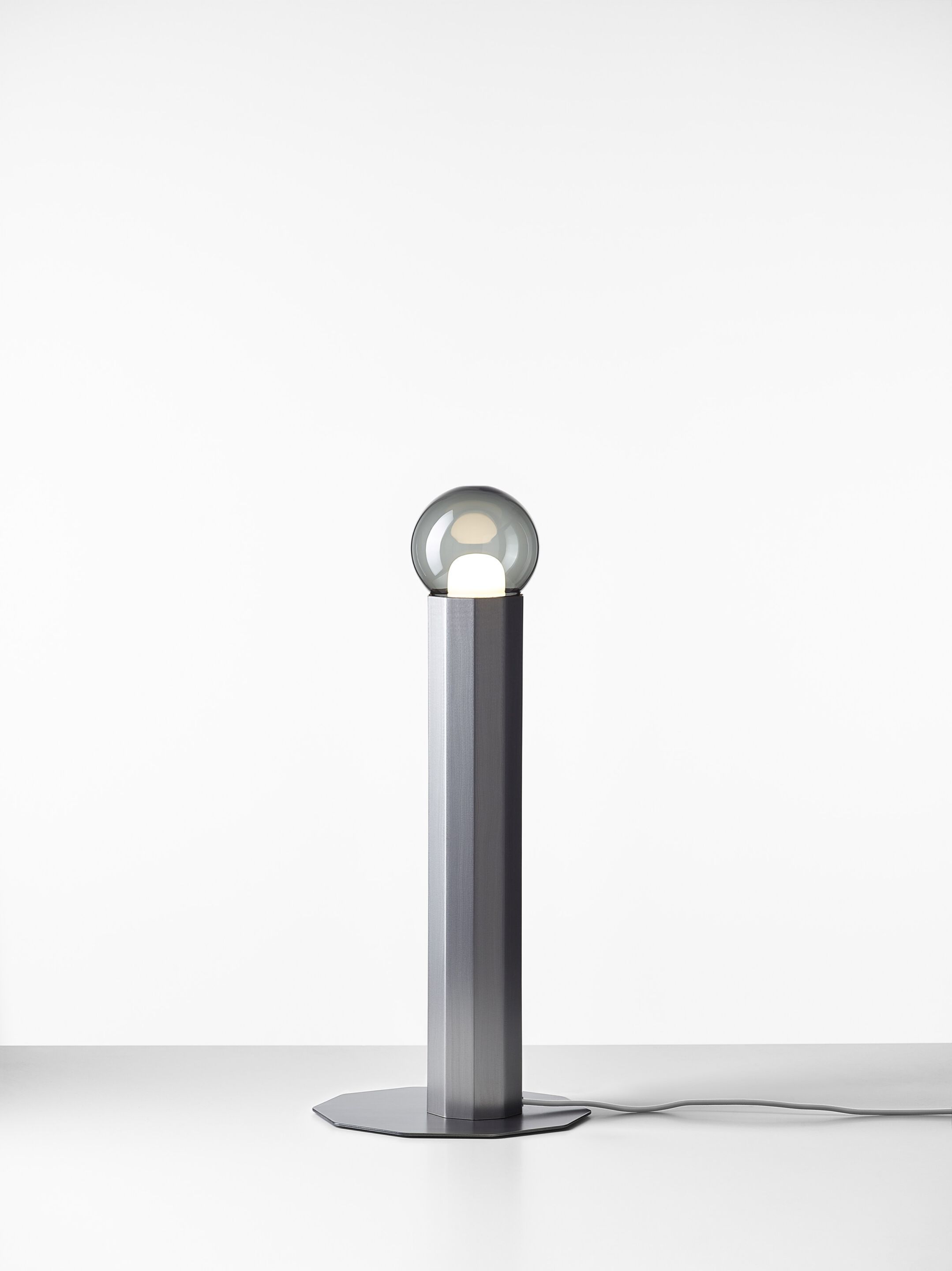 Светодиодный торшер из выдувного стекла и металла BROKIS Prisma ARCH-00031038 - Вид №8