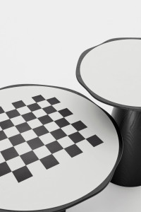 Круглый журнальный столик из ясеня