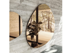 Настенное зеркало