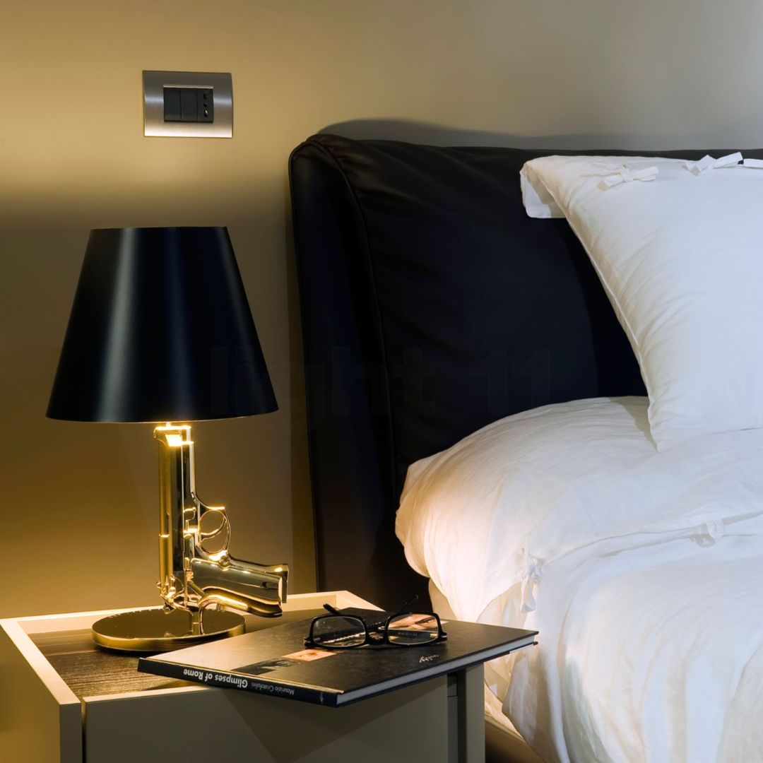 Flos GUNS BEDSIDE F2953057 GUN лампа настольная пистолет 100932 - Вид №2