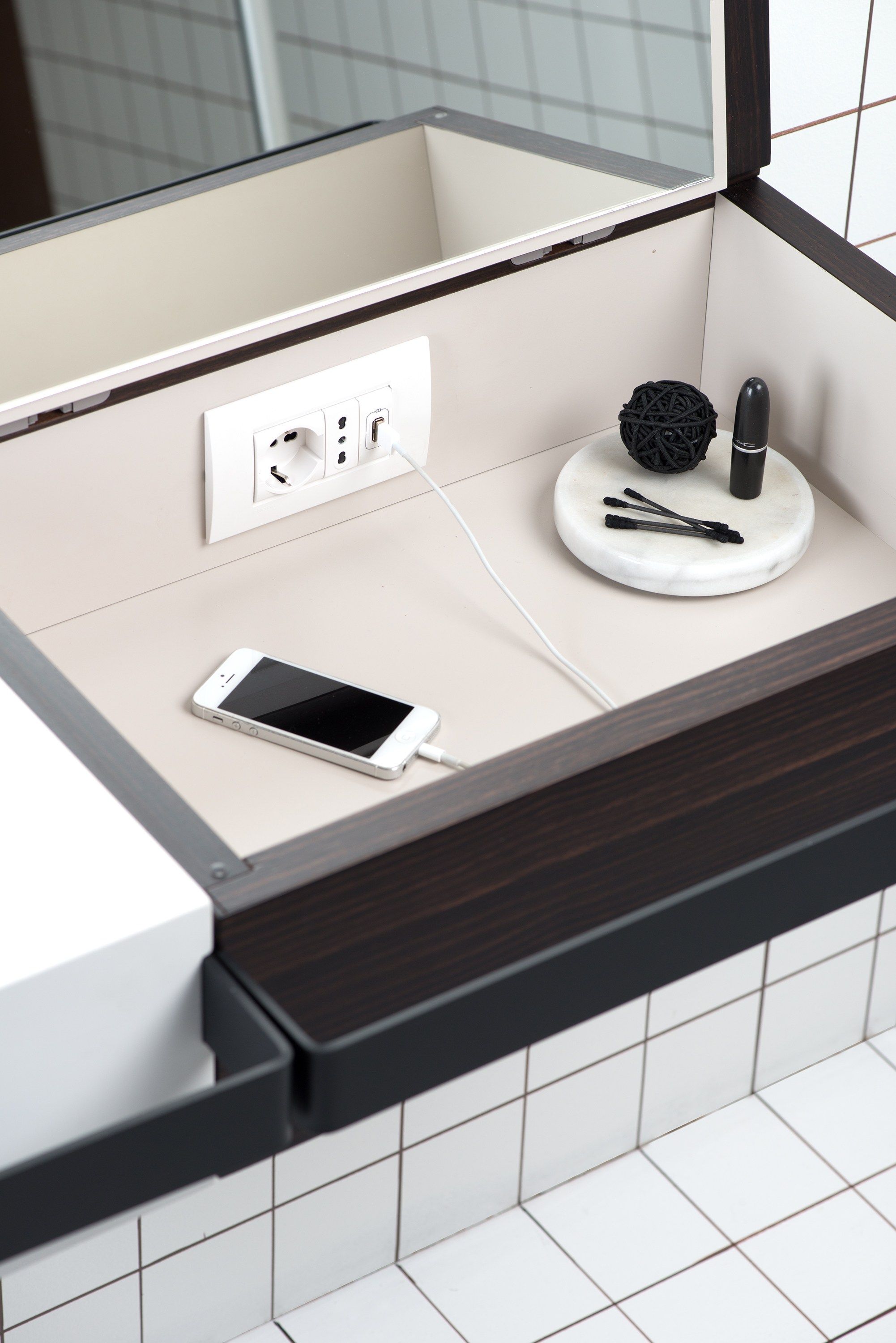 Одноместный умывальник с держателем для полотенец EVER Life Design ссылка ARCH-00044098 - Вид №3