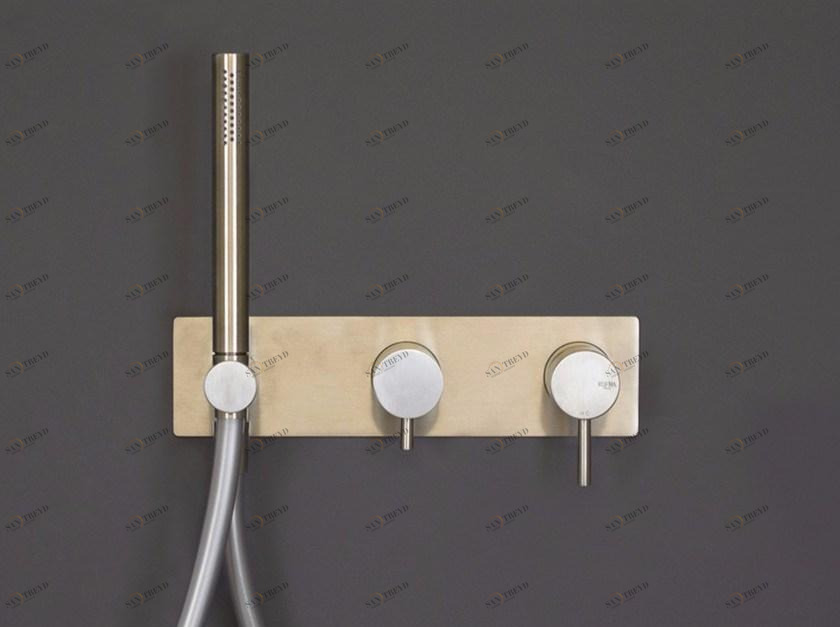 RIFRA Смеситель для душа / ванны настенный с переключателем и ручным душем Forty 1210181/2