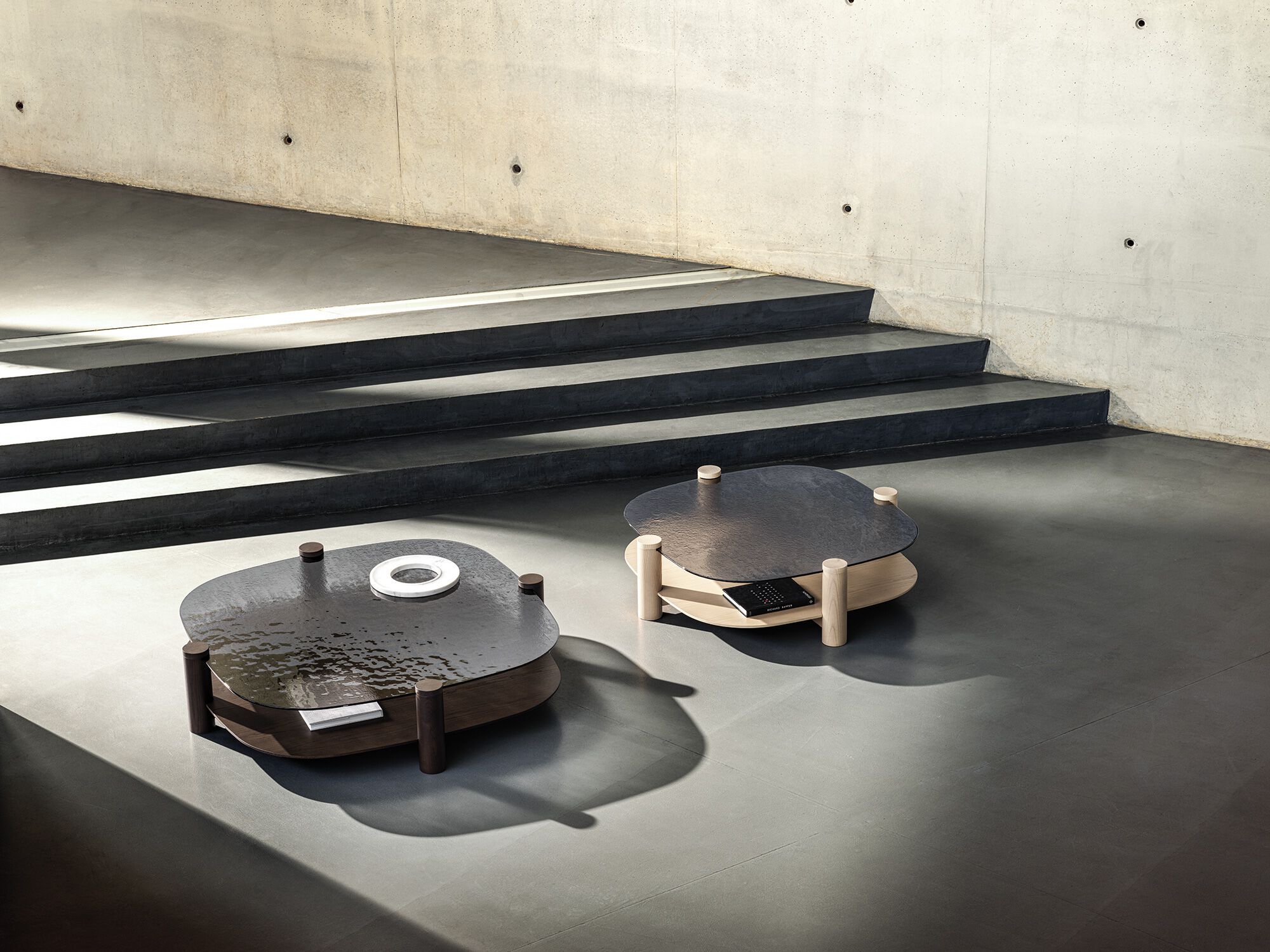 Низкий журнальный столик из дерева и стекла Frigerio PAVOS ARCH-00140087 - Вид №2