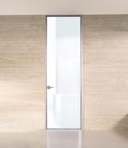 Лакированная стеклянная распашная дверь