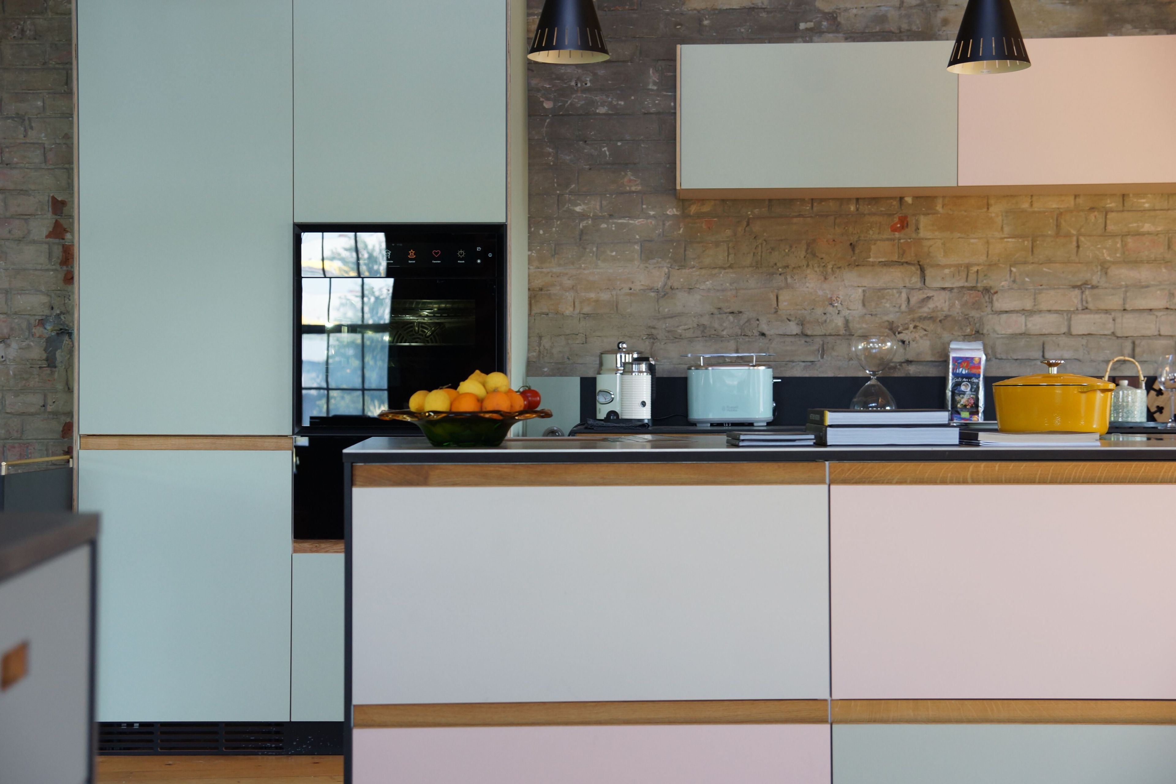 Встроенная кухня из линолеума и нержавеющей стали с островом Neuvermoebelt SMART LINE KITCHEN SYSTEMS ARCH-00071766 - Вид №1