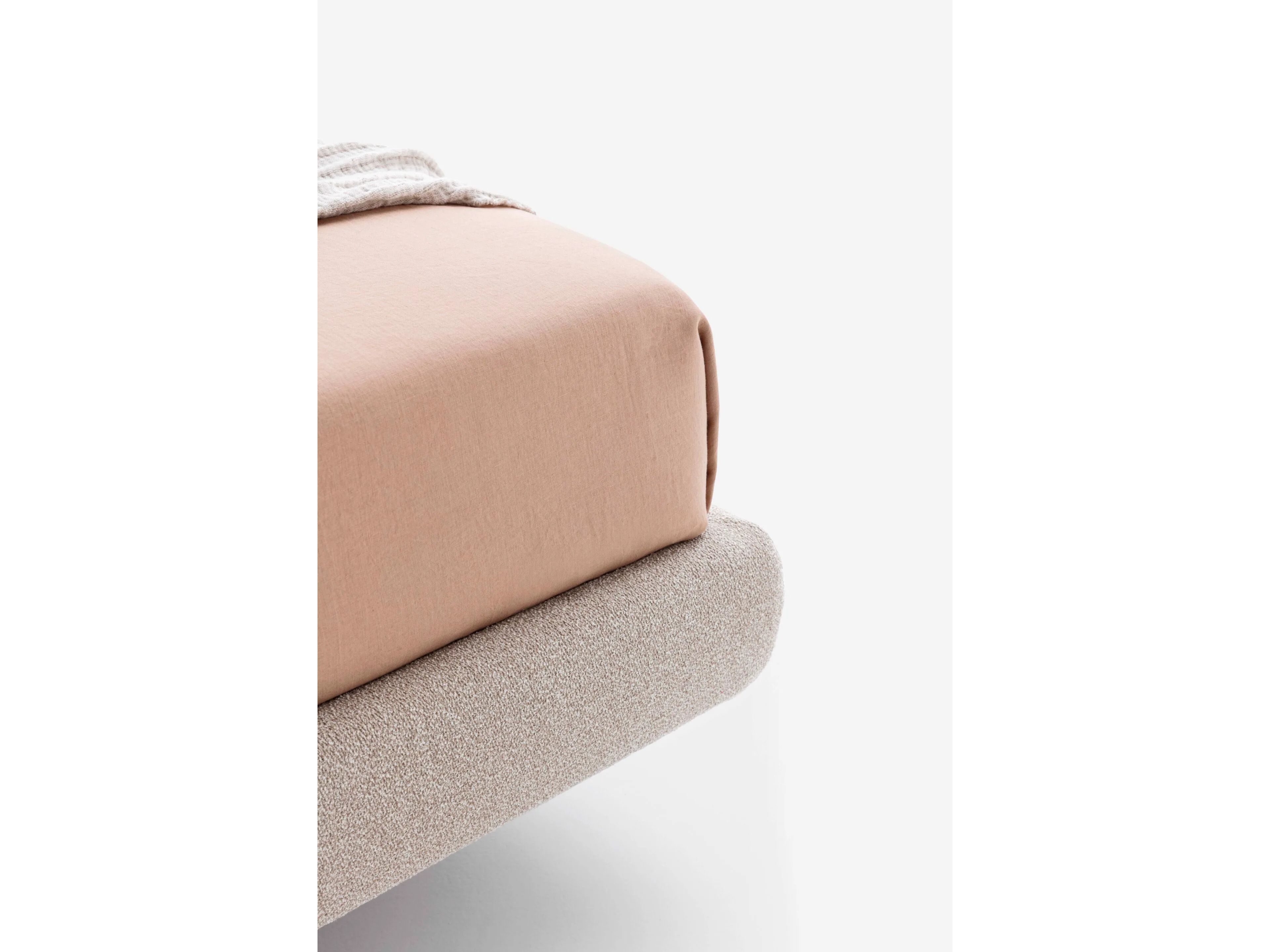 Двуспальная кровать с мягким изголовьем Alf DaFrè HUG ARCH-00011073 - Вид №3