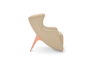 Тканевое кресло с подлокотниками