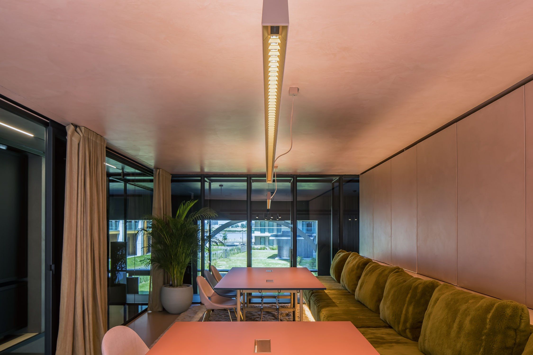 Светодиодный подвесной светильник для офиса Deltalight конформный ARCH-00103019