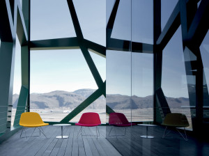 Тканевое кресло для контракта