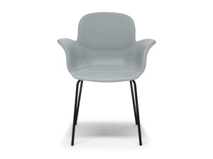 Кожаный стул с подлокотниками