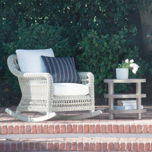 Круглый стол из тикового дерева