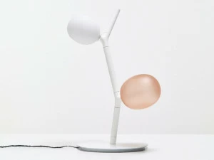 BROKIS Настольная лампа из дутого стекла и металла Ivy Pc1131