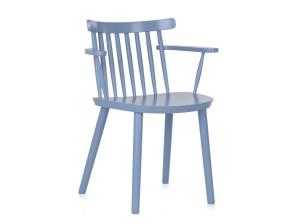 Деревянный стул с подлокотниками