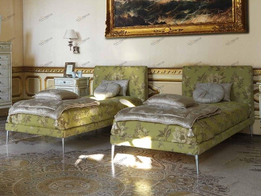 Arnaboldi Interiors Односпальная кровать из ткани с мягким изголовьем Louis xvi sun-id-1402387