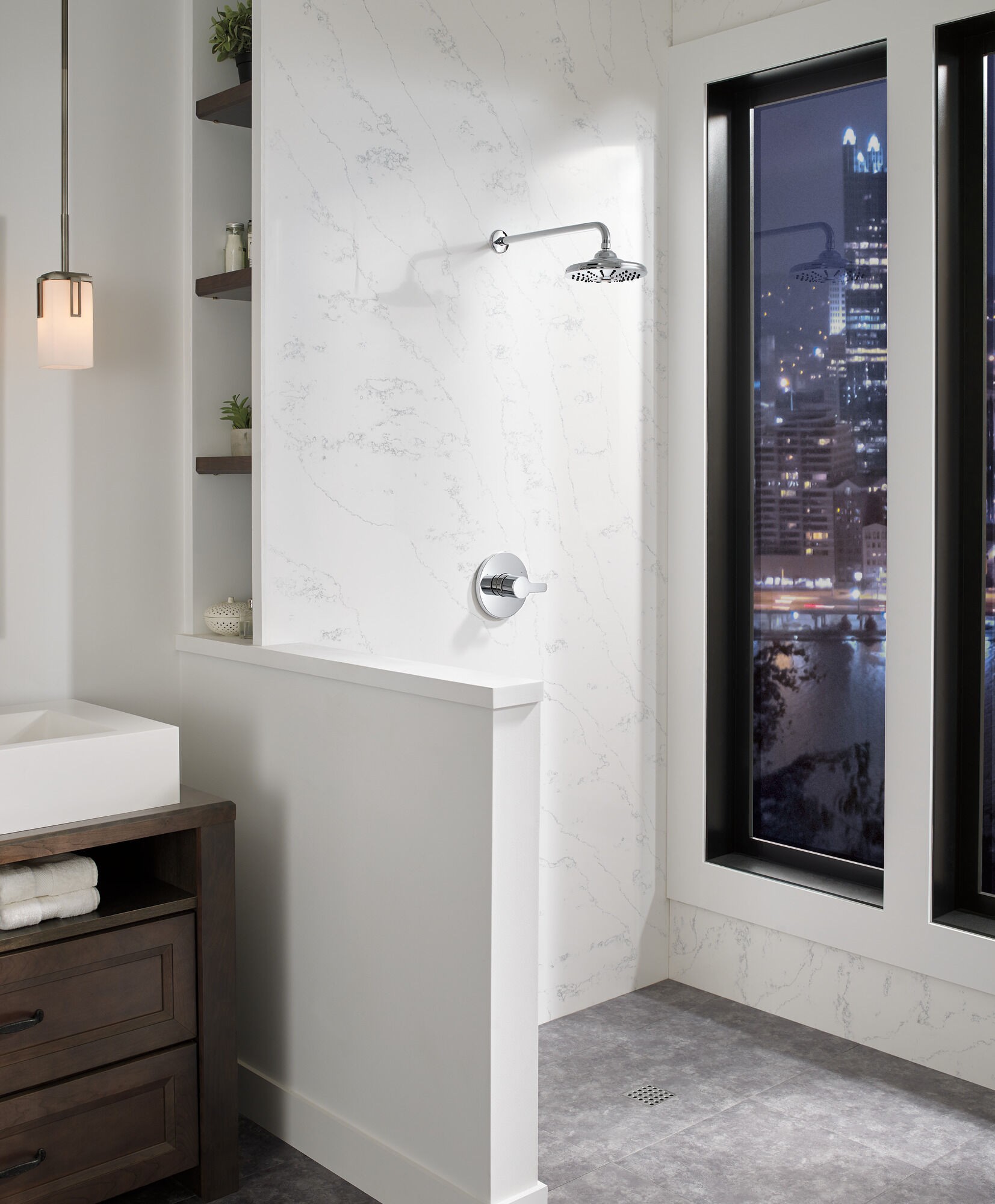52688-KS H2Okinetic® 3-х позиционная душевая лейка Raincan Delta Faucet Universal Showering Черный нержавеющий  - Вид №1