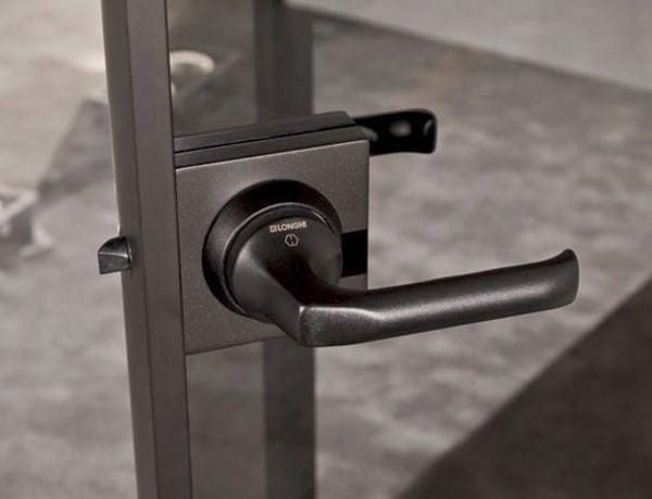 Лакированная стеклянная распашная дверь Longhi Aluminiun Chic-Doors ARCH-00087713 - Вид №11