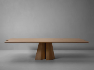 Прямоугольный дубовый стол