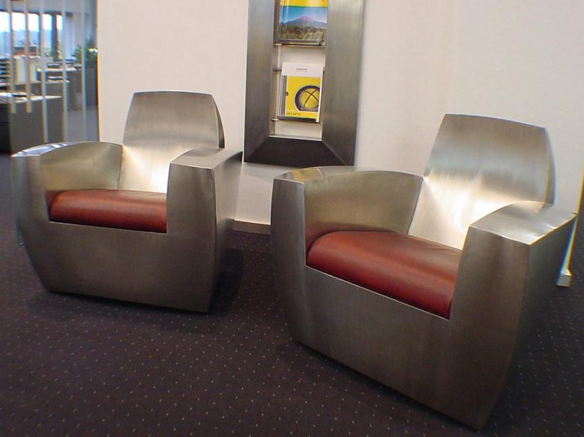 ICI ET LÀ Кресло из нержавеющей стали с обивкой в ​​индустриальном стиле Handmade metal furniture by ici et là Sfet02 - Вид №3