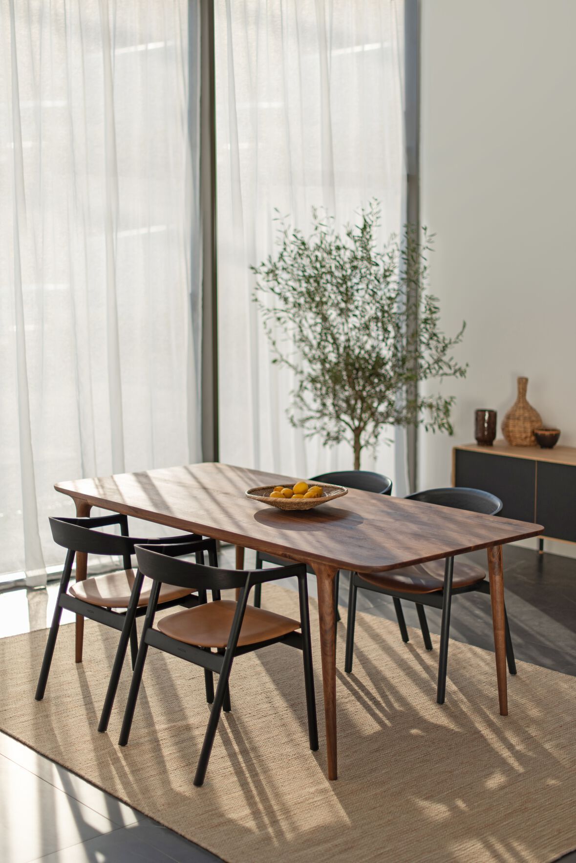 Мягкое кожаное кресло с открытой спинкой Gazzda MUNA ARCH-00051365 - Вид №12