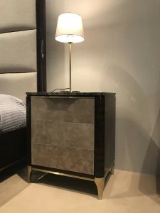 Прикроватная тумбочка черная с серыми ящиками Soho HURTADO SOHO 00-3981528 Серый;черный