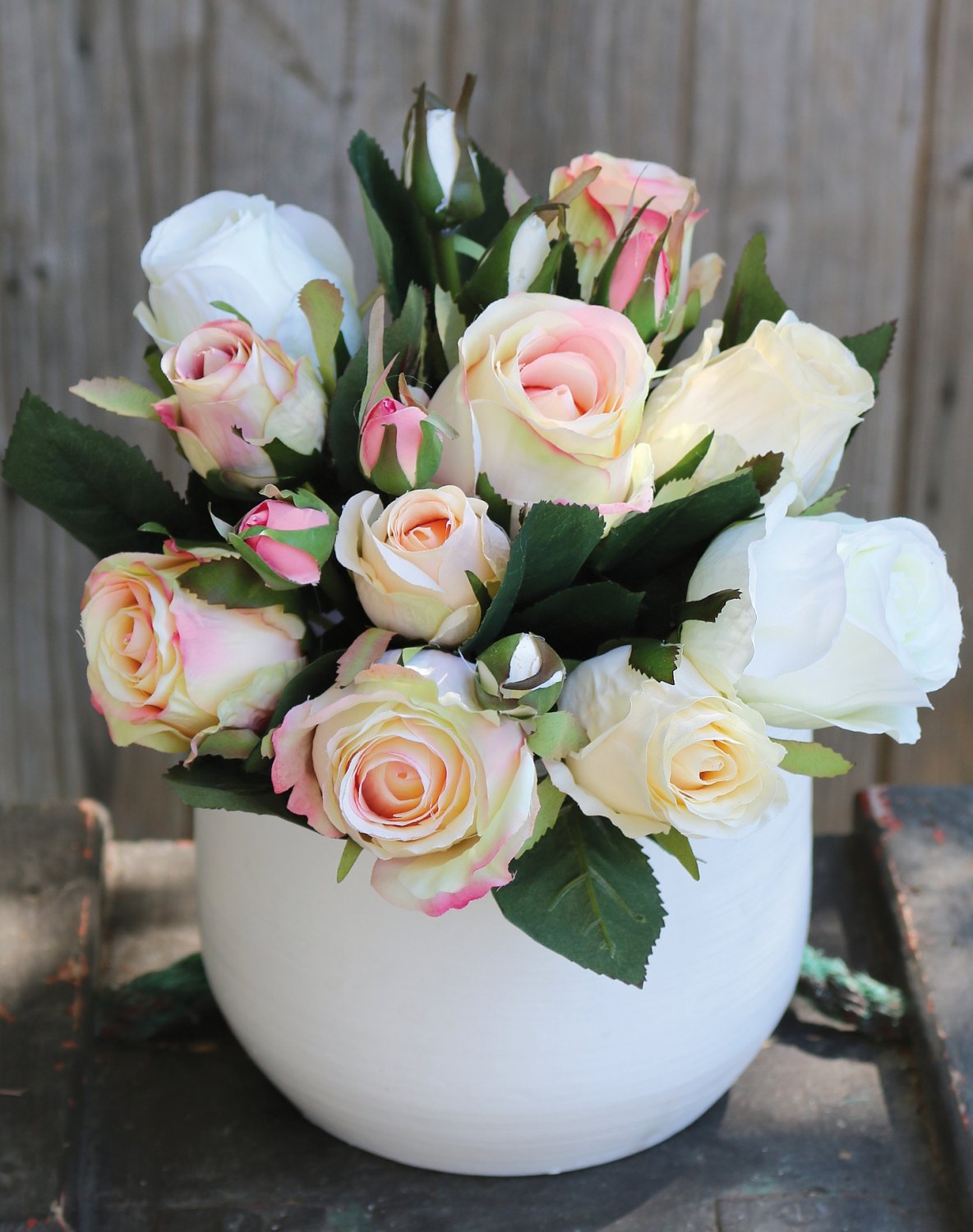 2613 705 a3 Искусственный букет из диких роз, 16-цветков, 28 см, бело-розовый H-andreas  - Вид №2