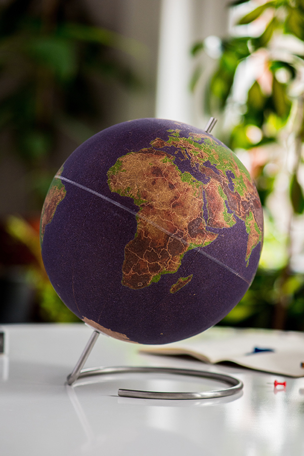 Глобус цветной Colour большой SUCK UK SKCORKGLOBE3 - Вид №13