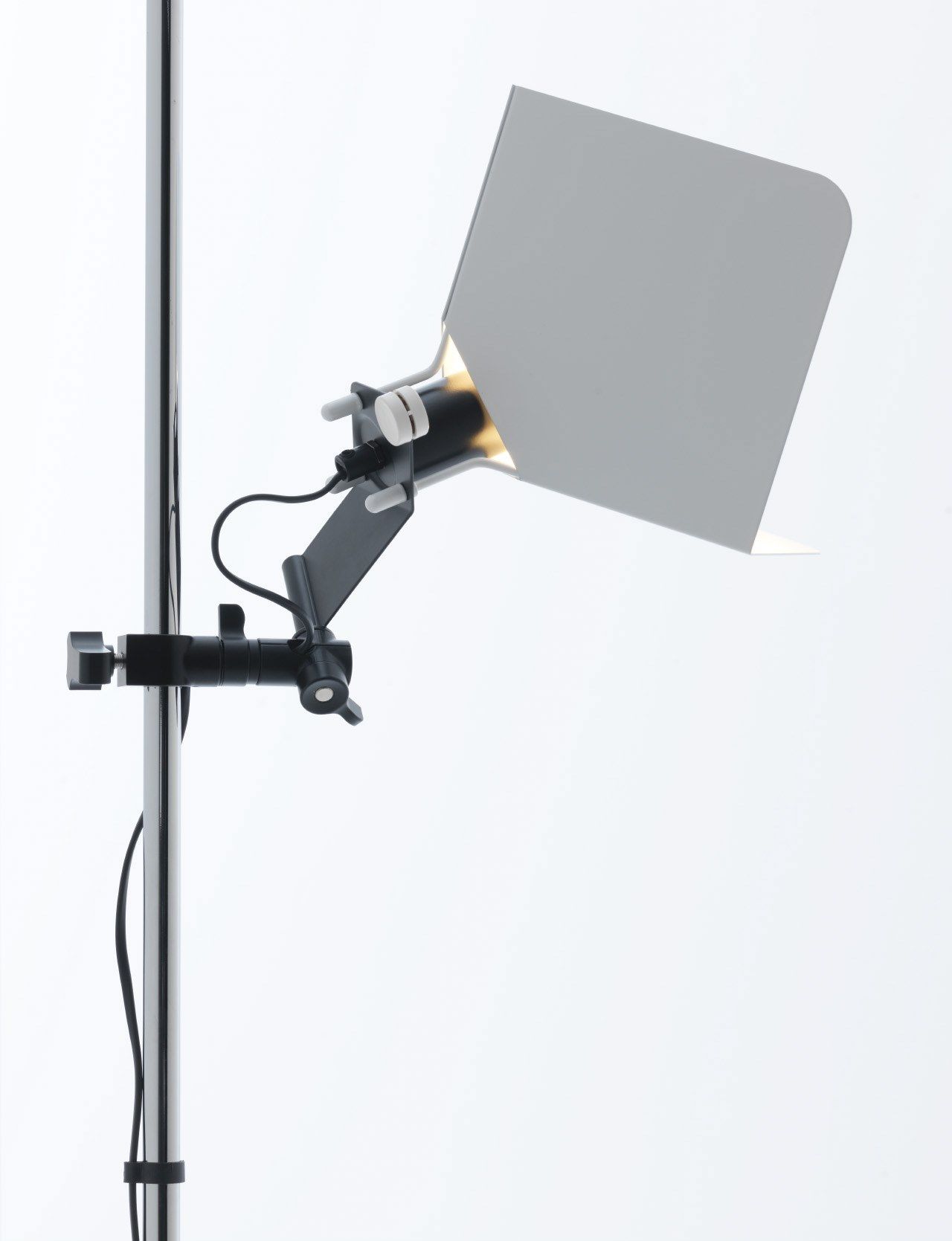 Железный светодиодный торшер Stilnovo Triedro ARCH-00103048