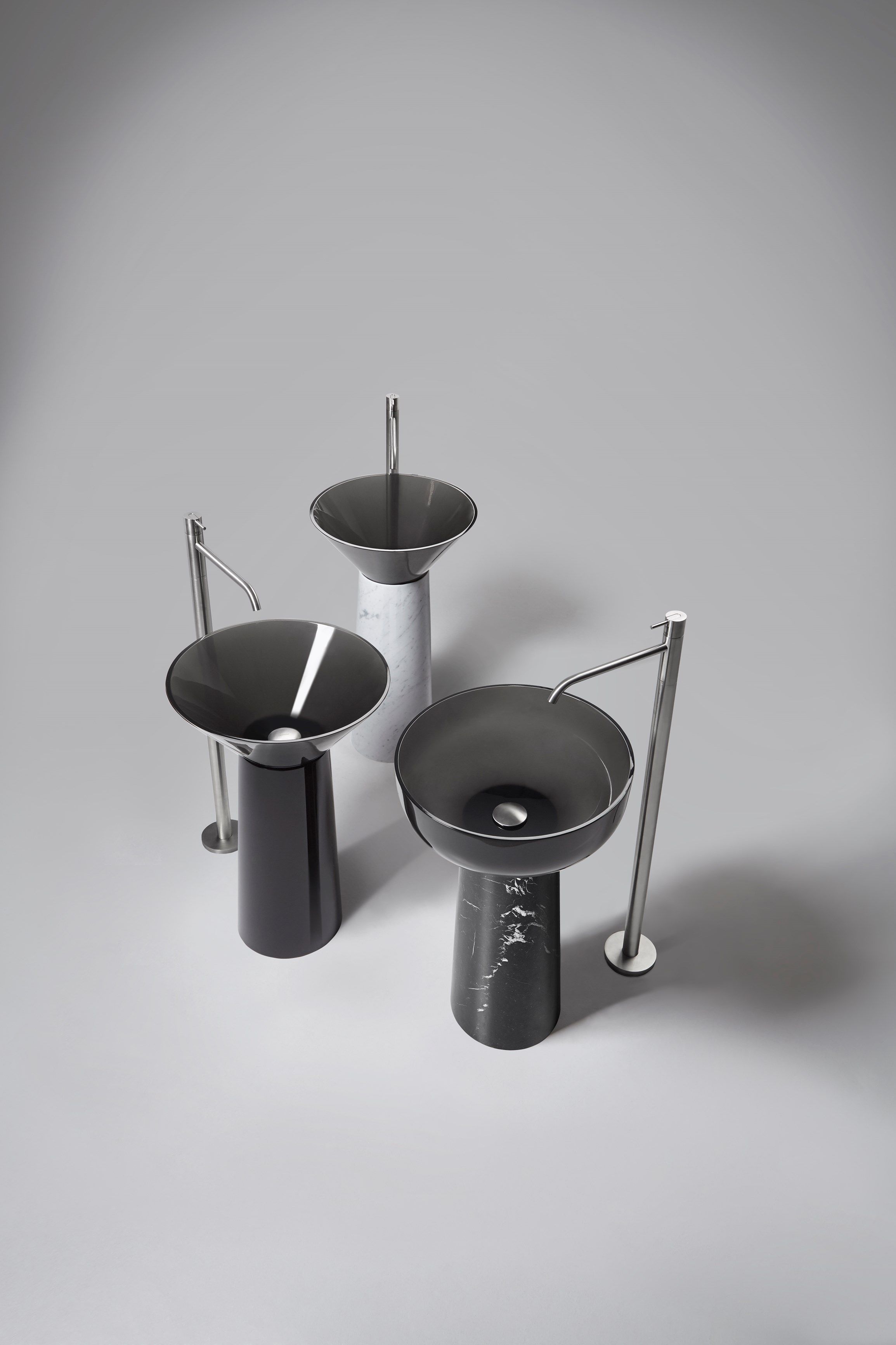 Круглый отдельно стоящий умывальник из черного мрамора Marquina Antoniolupi ALBUME10 + ALBUME21 ARCH-00047857 - Вид №11