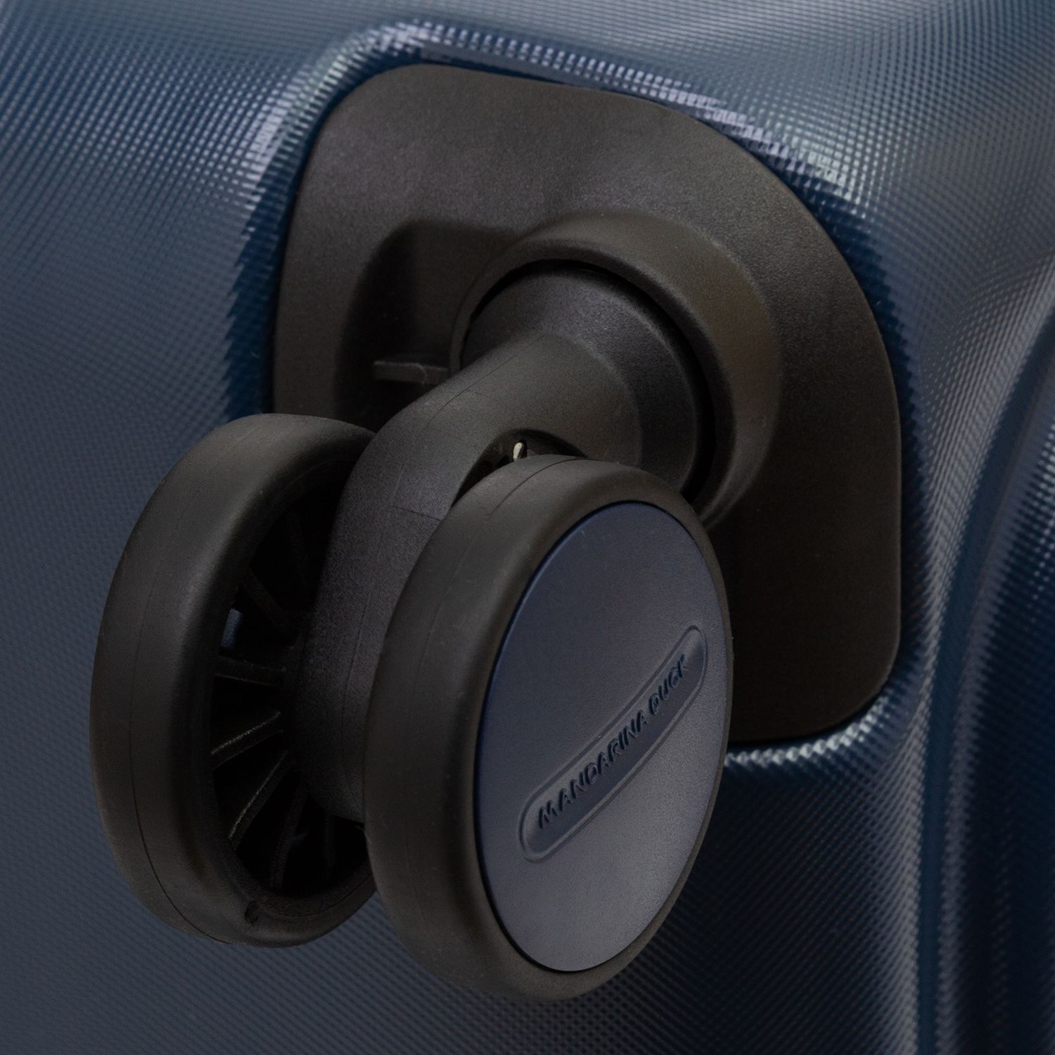 SZV12-23E Чемодан SZV12 Medium Trolley Mandarina Duck Logoduck+  - Вид №4