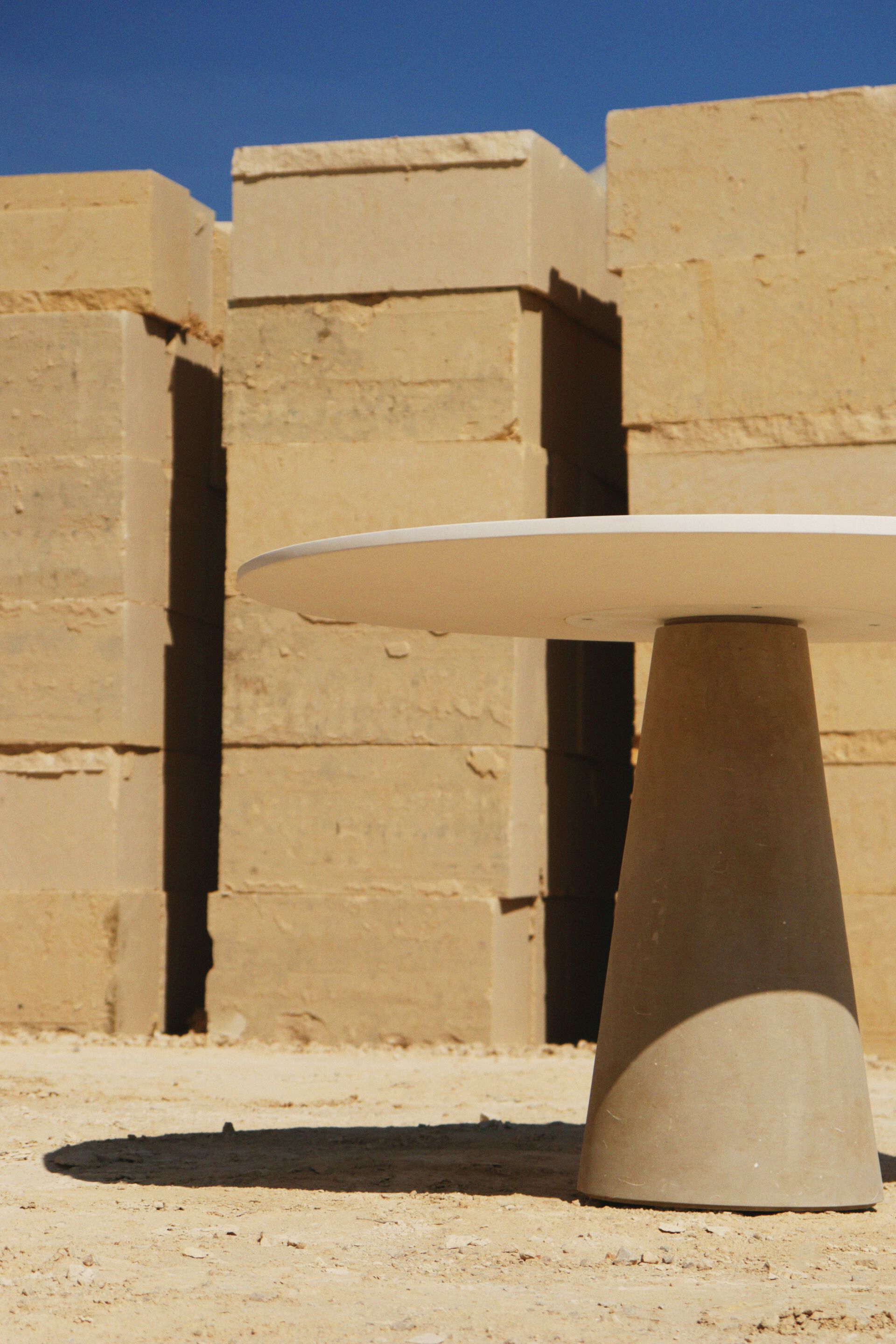 Каменный стол Лечче PIMAR центр ARCH-00030498 - Вид №1