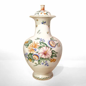 Ваза в авторском исполнении художника Анны Грушко (Абрамцево)