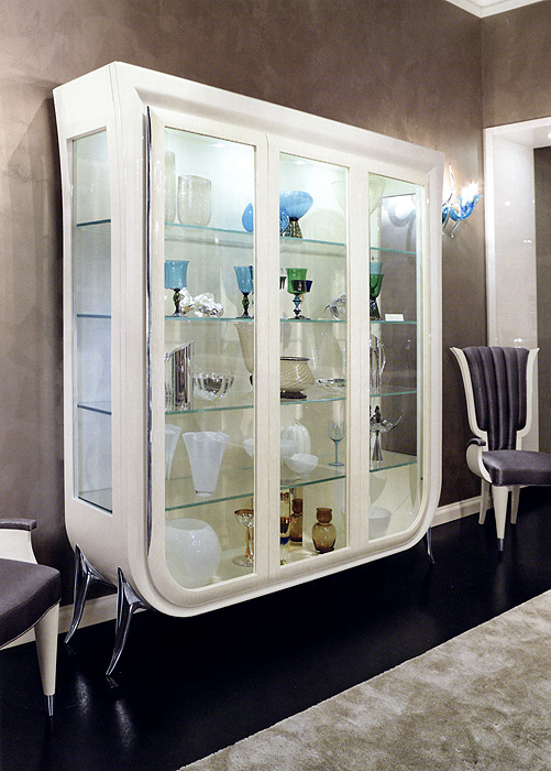 Витрина  REDECO 2002 Trilogy