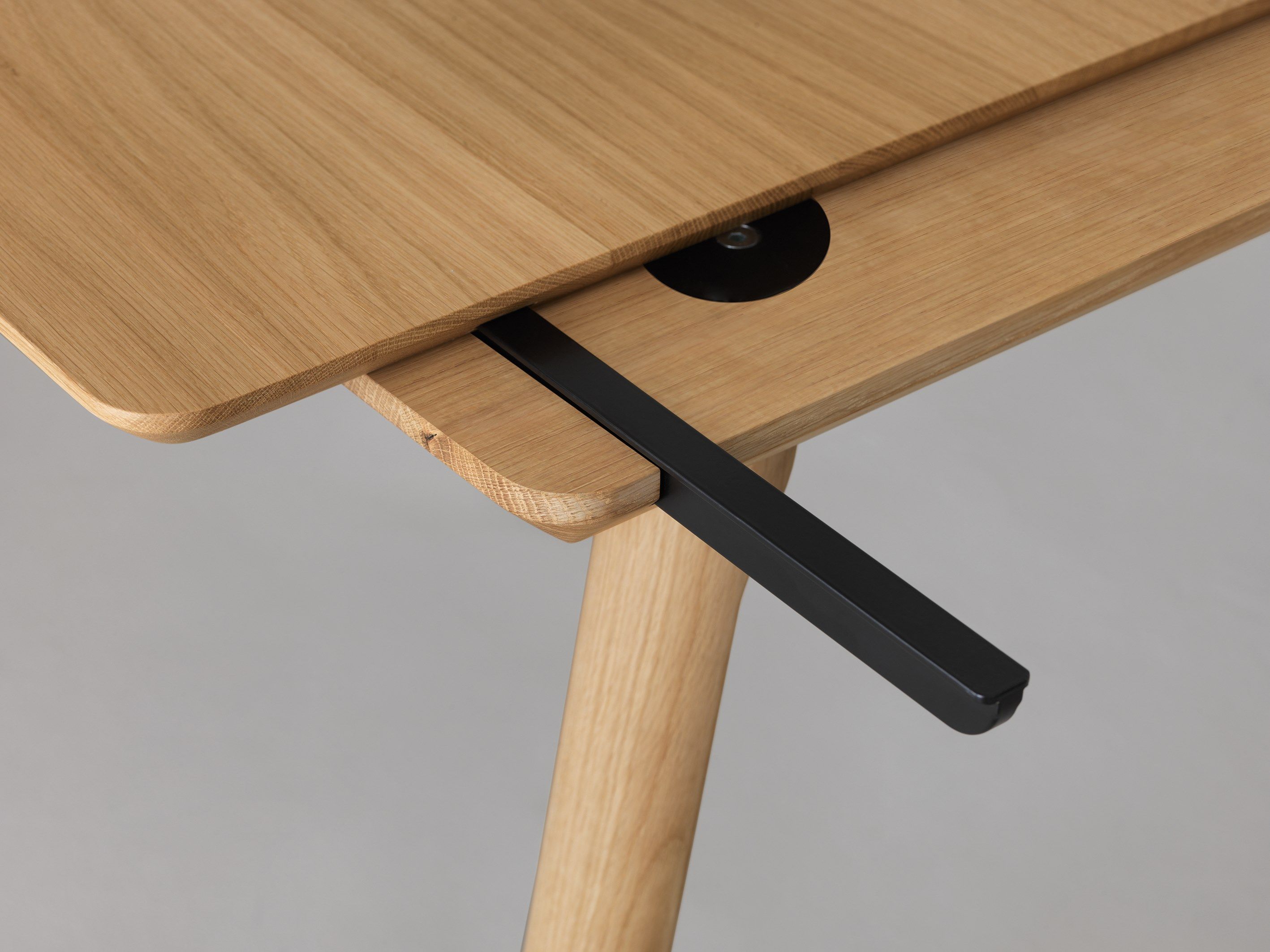 Прямоугольный выдвижной стол из массива дерева ZEITRAUM ARCH-00008498 - Вид №4