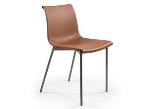 Кожаный стул без подлокотников