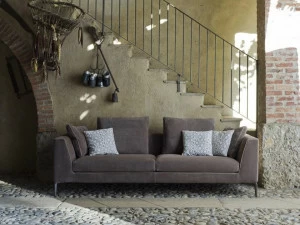 Flexstyle 3-х местный тканевый диван Estelle