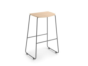 Деревянный табурет