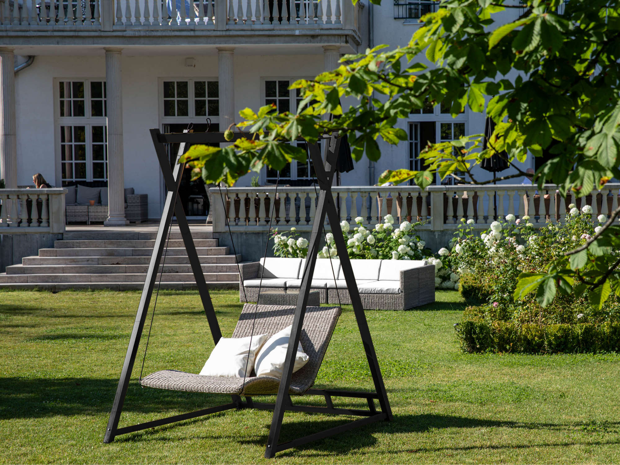 68.00.0438 Heaven Swing Twist oyster двуспальная кровать Mbm  - Вид №1