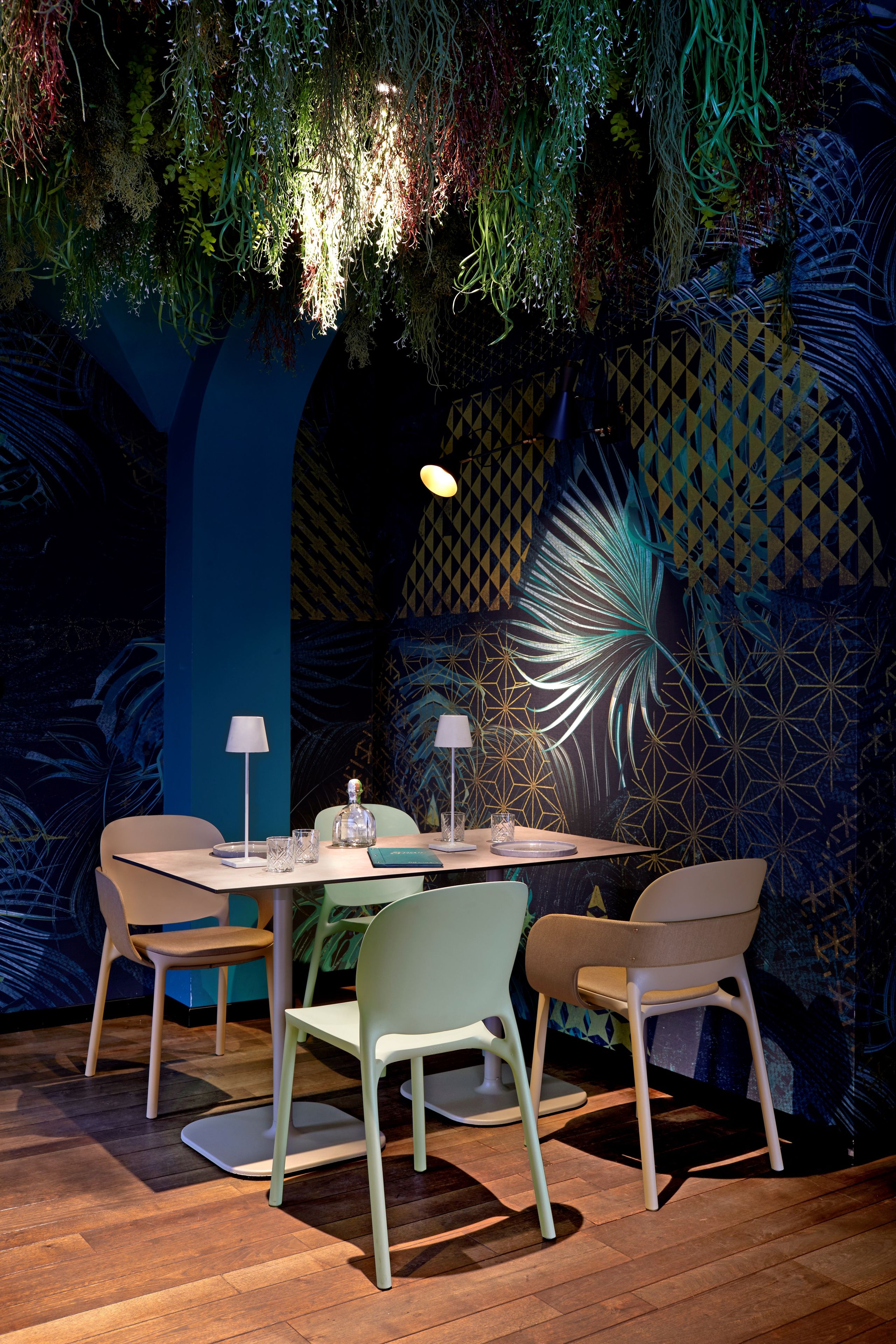 Тканевый стул с подлокотниками и встроенной подушкой S-CAB Hug ARCH-00072922 - Вид №17