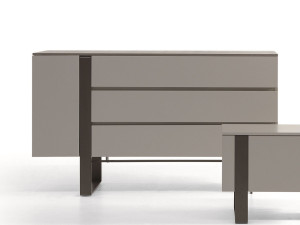 Деревянный комод