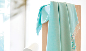 PLUME_CE плед бирюзовый 130/170 шерсть 52% акрил 48%, 110 г/м2 Blanc des Vosges Santreyd 