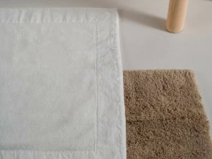 LA FABBRICA DEL LINO Однотонный хлопковый махровый коврик для ванной Basic