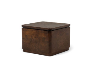 Квадратный журнальный столик из грецкого ореха