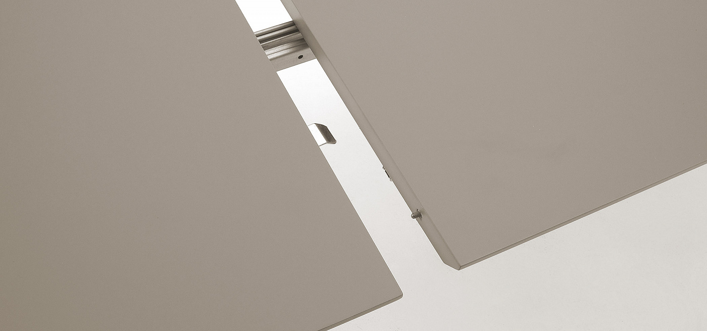 045666 Стол коричневый раздвижной La Forma Oakland  - Вид №1