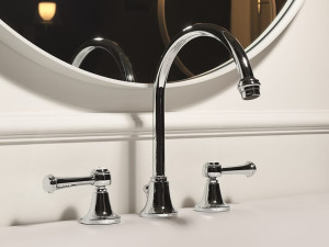 Смеситель для раковины с 3 отверстиями в классическом стиле