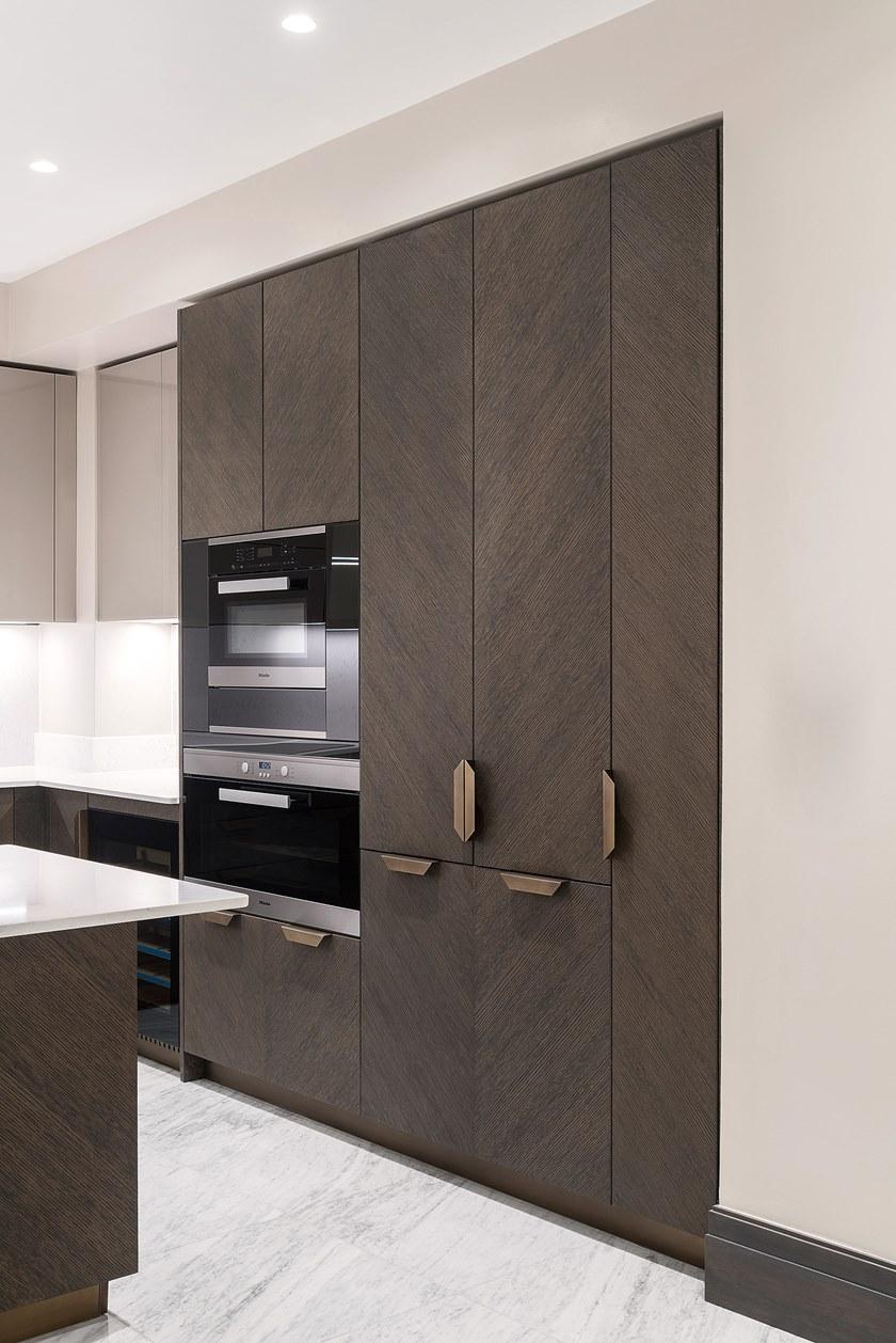 TM Italia Cucine Угловая кухня с полуостровом и колоннами D90 sun-id-1480262 - Вид №1