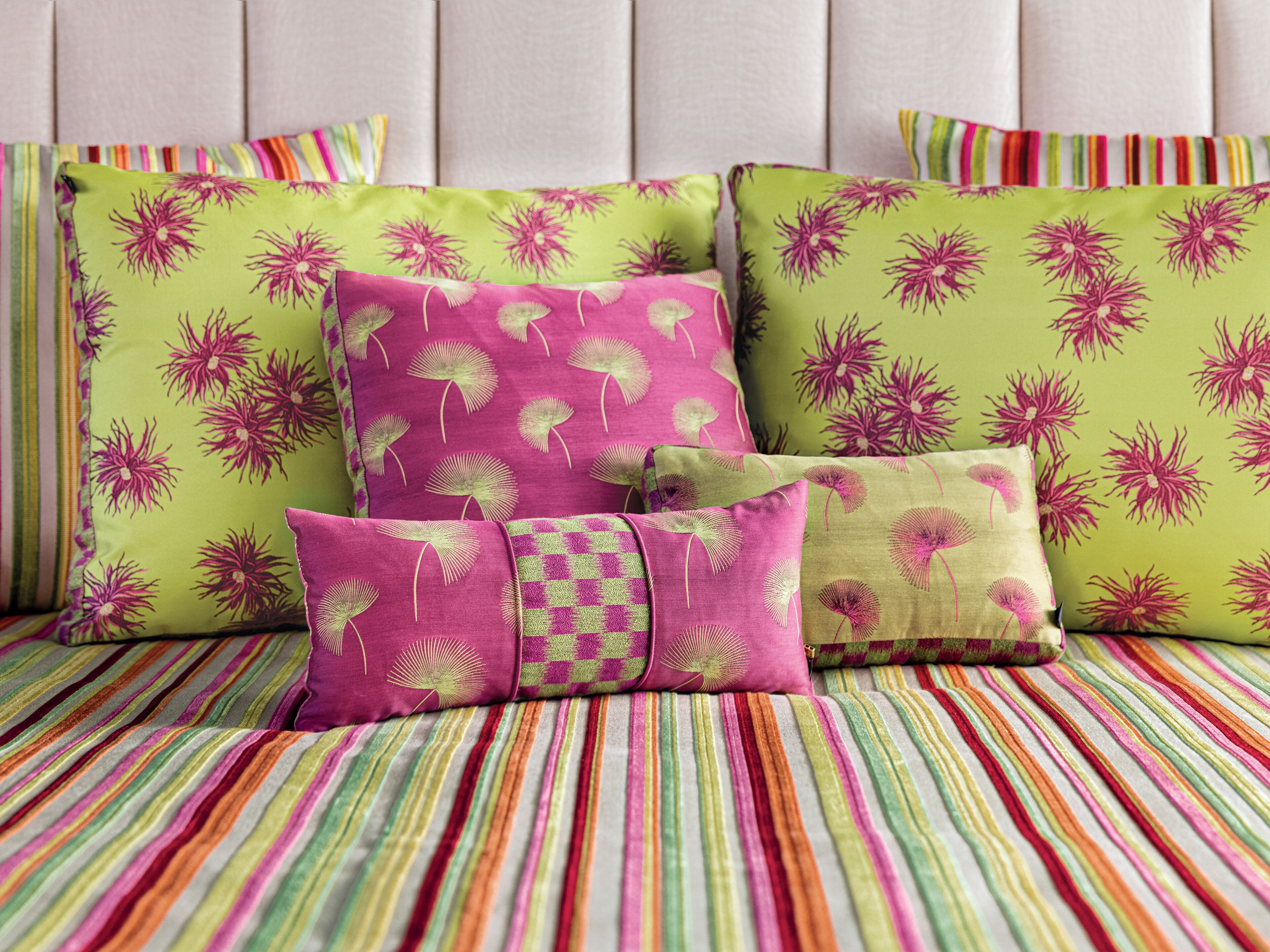 Прямоугольная подушка из ткани K-3 Hana Pop ARCH-00139348 - Вид №4