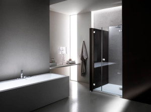 Стеклянная ниша душевая кабина с распашной дверью